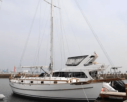 L’ Aquila Sailing Yacht – 10 Orang