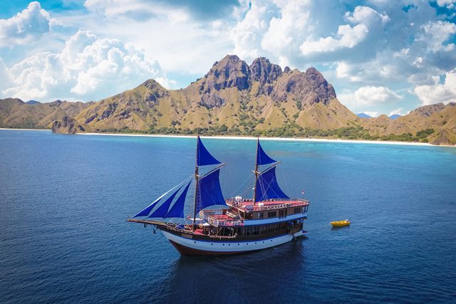 Mutiara Cruise – Kapasitas 24 Orang