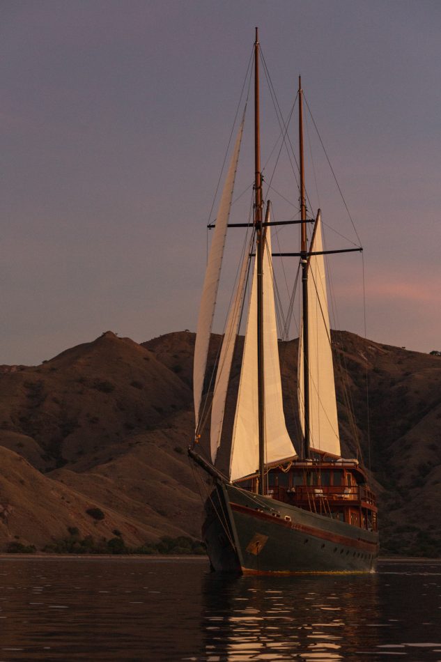 Vela Sailing Yacht Raja Ampat – Kapasitas 14 Orang