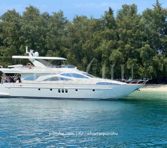 80’s Luxury Yacht – Jakarta