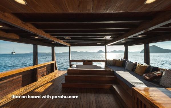 Buka puasa di atas kapal