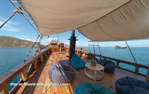 Buka puasa di atas kapal