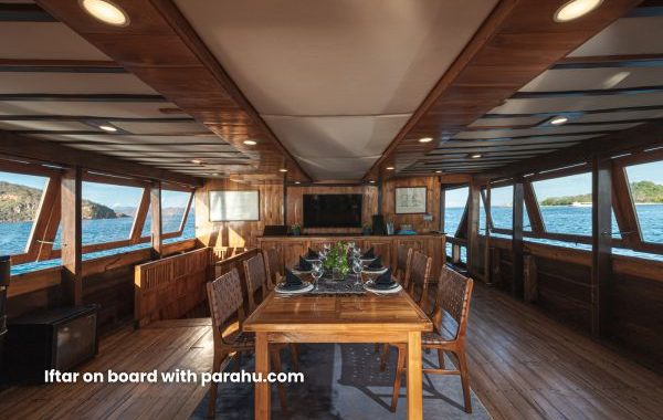 Buka puasa di atas kapal