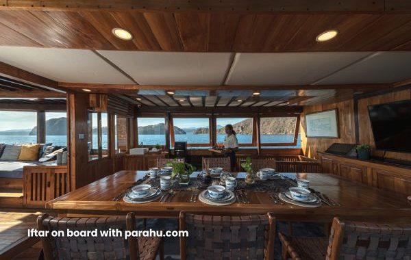 Buka puasa di atas kapal