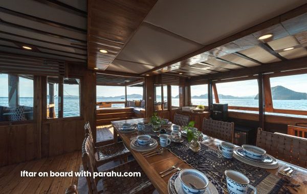 Buka puasa di atas kapal