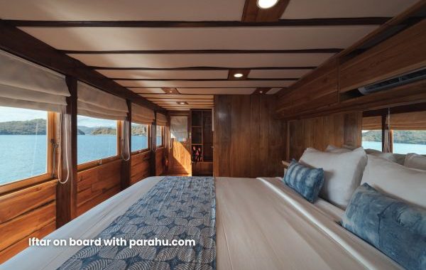 Buka puasa di atas kapal